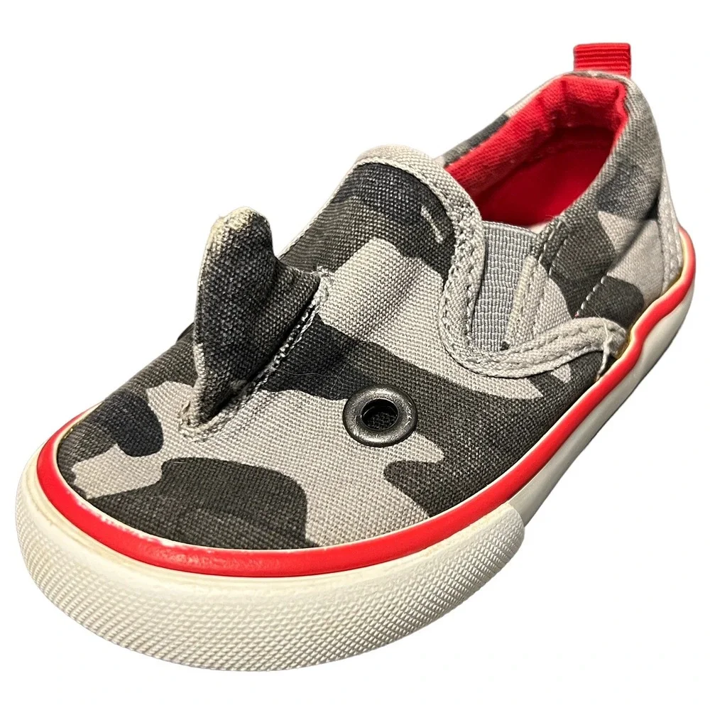 Gap‎ Grey Area Camo Print Shark Shoes Sneakers Toddler 5 Gray Red Slip On
